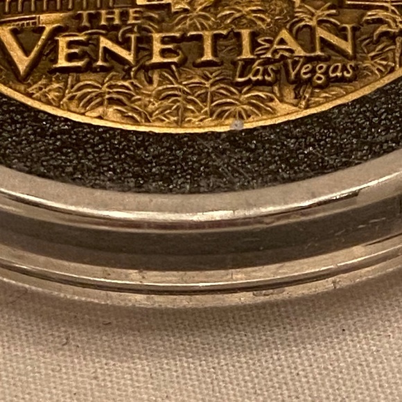 Collectible Venetian Guggenheim Las Vegas 🪙 Coin - Picture 3 of 14